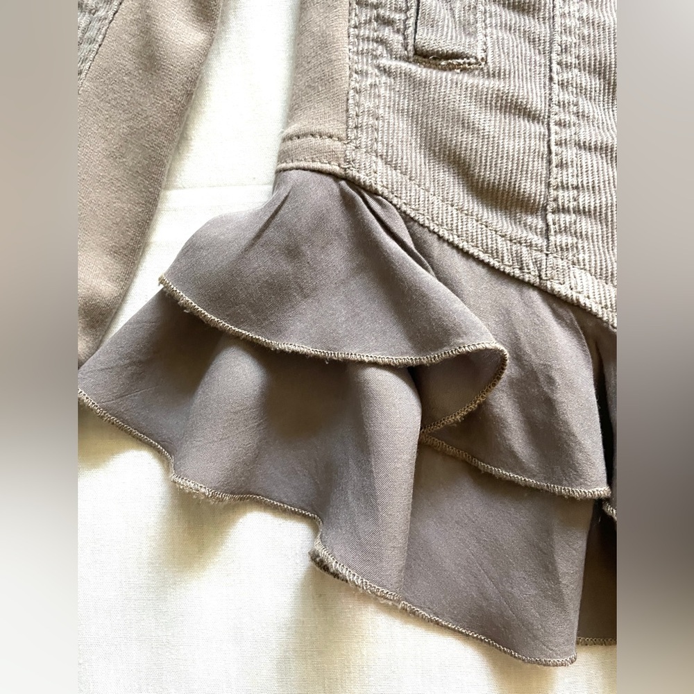 Free People Women’s Jacket with Ruffles. Size 8 Fits Size M. - Picture 4 of 7